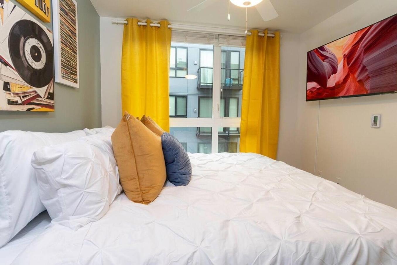 Self Check-In-Washer-Dryer-4Ksmart Tv-King Bed-Gym Такома Екстериор снимка