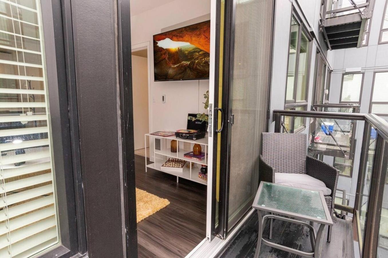 Self Check-In-Washer-Dryer-4Ksmart Tv-King Bed-Gym Такома Екстериор снимка